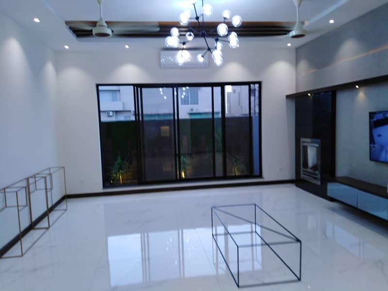 1 Kanal Super Out House Prime Hot For Rent Dha Phase3 4