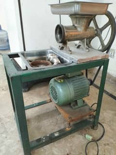 Mincer Machine (Qeema Machine)