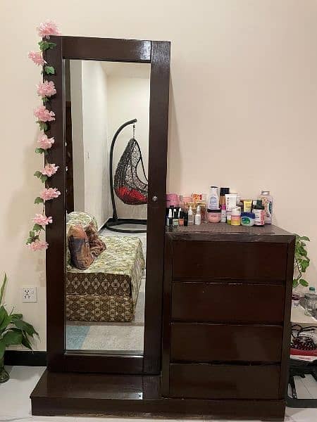 dressing table available for sale in Islamabad 0