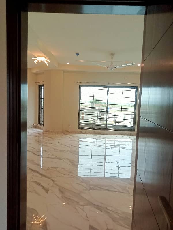 3 Bed Apartment Available For Rent in Askari 11 Lahore 11