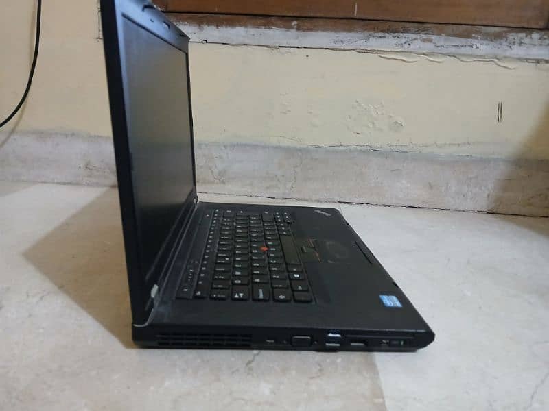 Lenovo Thinkpad workstation W530 Laptop 8 GB ram, 2gb graphics card 8