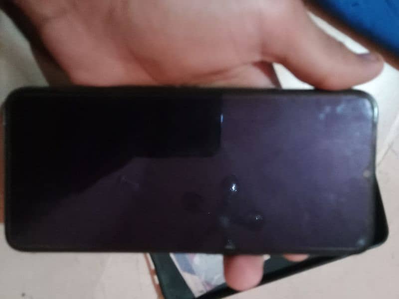 Infinix ho 10 playmob ok hay 1 hand used hay 4,/64 hay 0