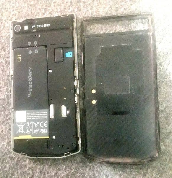 BlackBerry p9982  all okay non pta 1