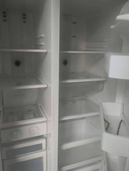 Large size double door fridge 5