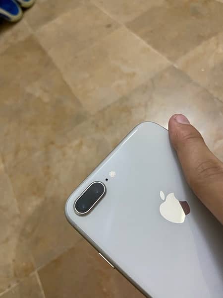 iPhone 8 Plus Waterpack 64GB 5