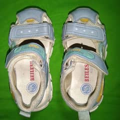 kids sandals condition 10/10