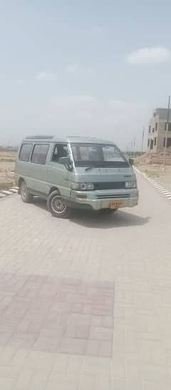 Mitsubishi L300 Van for Sale