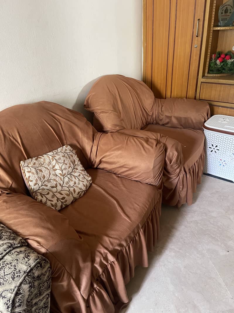 5 Seater Sofa Set Like New 1