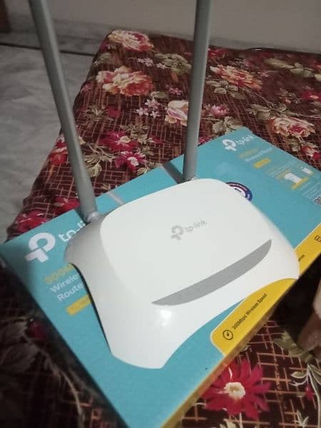 TP-LINK 300 MBPS  Wireless Router 3