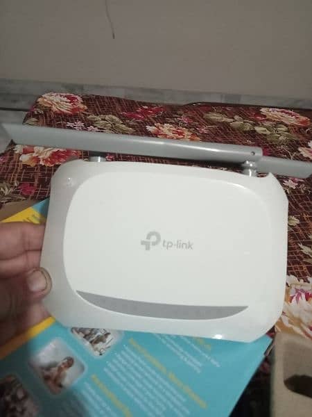 TP-LINK 300 MBPS  Wireless Router 6