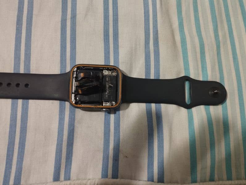 Apple Watch Series 4 (Without Screen) 3