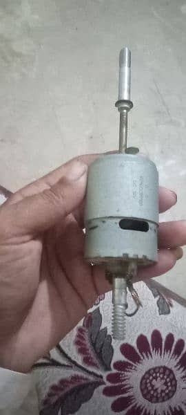 DC motor 0