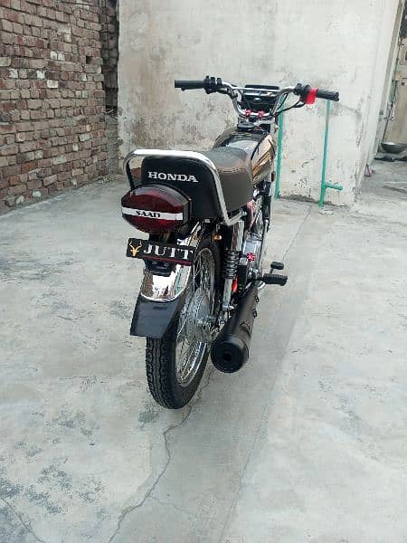 CG 125 Gold Edition  Condition 10/10 same like new urgently for sale 3