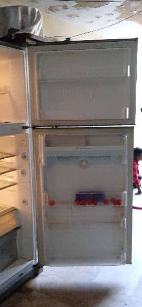 LG REFRIGERATOR FOR SELL 1