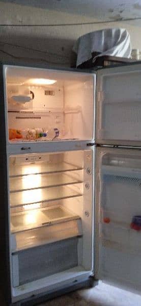 LG REFRIGERATOR FOR SELL 3