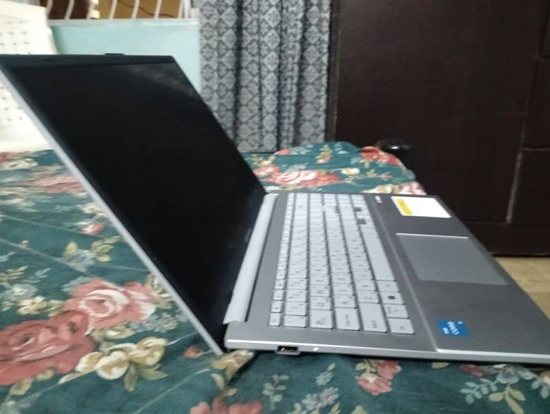 Asus Vivo book Intel i3 13th Generation 3