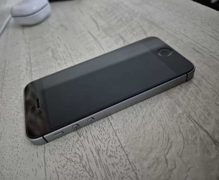 iphone 5 SE 0