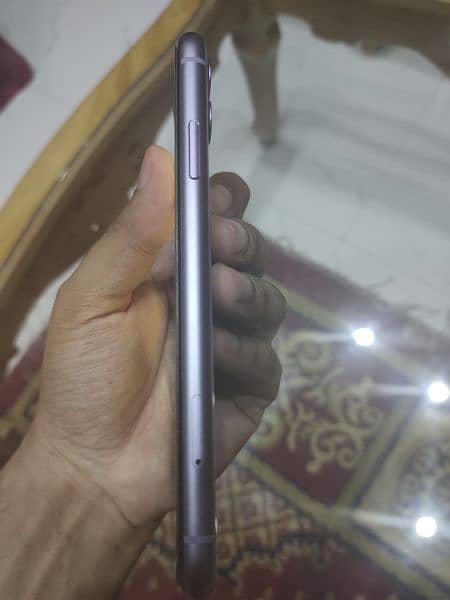 Iphone 11 128GB PTA Approved 3