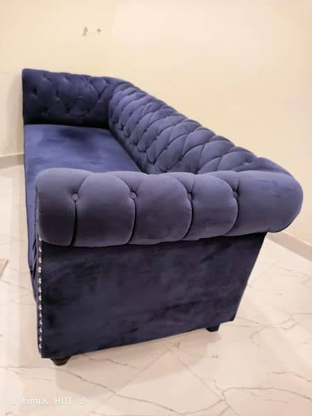 Royal blue velvet sofa set 5 seater good condition unique style sofas. 3