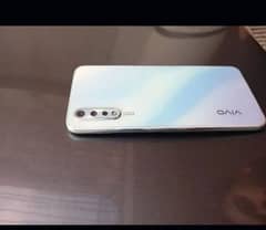 vivo s1 condition 10/10 with box and with charger