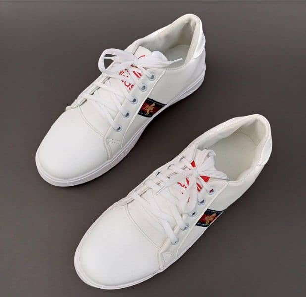 man's sports shoes free home delivery 1