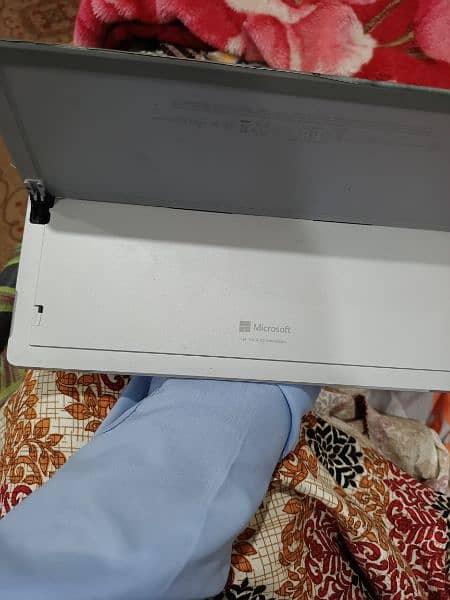 Microsoft Surface Pro 4 4/128 Touch  screen 6