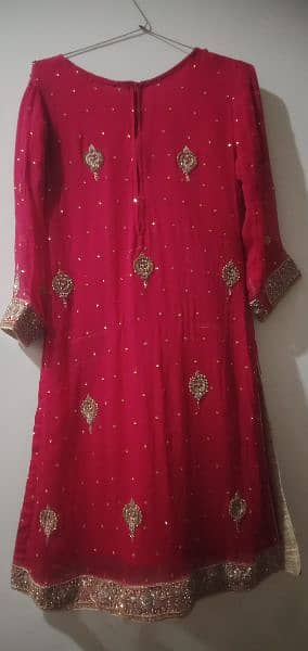 1 time used only . barat bridal lehnga. new condition. 8