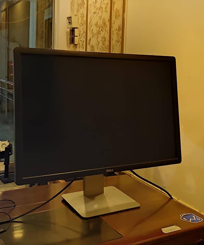 Dell 30" inch LCD Monitor with 2K Resolution for Sale 2