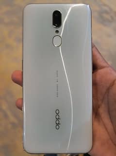 oppo F 11 8/256 no scratch on it all okay. .