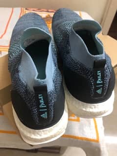 ADIDAS ULTRABOOST LACELESS PARLEY Walking shoes for Men