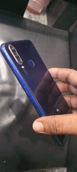 vivo y 1