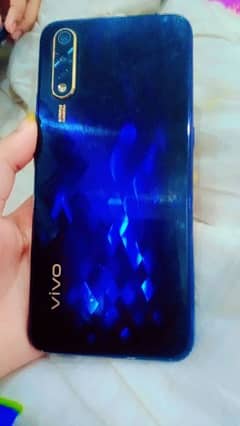 vivo S1