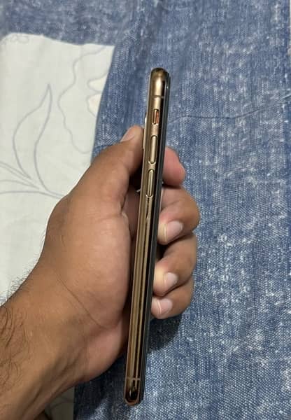 Iphone XS 4