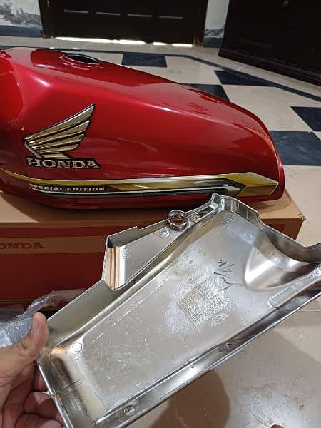 Honda 125 2021 Special edition Tanki tapy 1