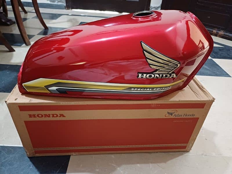 Honda 125 2021 Special edition Tanki tapy 2