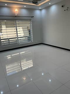 1 Kanal Brand New upper portion available of rent