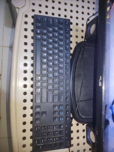 Dell computer 2. . . 160GB 2