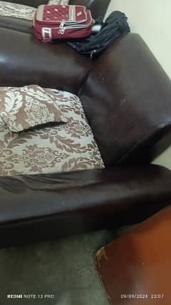 5 seater sofa set Nd one table