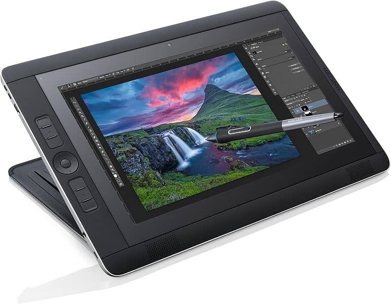 Wacom Cintiq Companion 2 DTHW1310M 13.3-Inch 256.0 GB Tablet 2