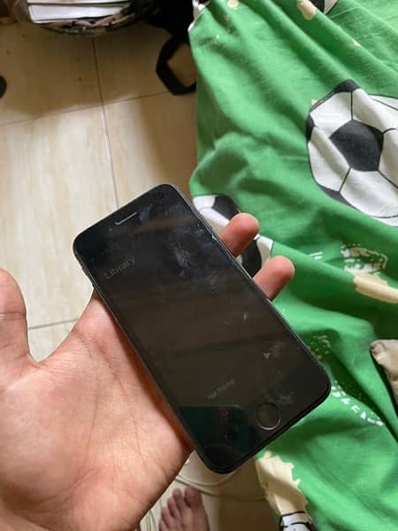 IPhone 7 32gb pta approved urgent sale cash 4