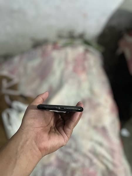 iPhone 11 Pro Max 256 gb jv black clolour water pack 4