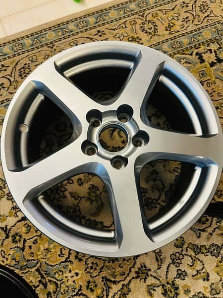 Honda Accord cl9 Oem 17 inches light weight Rims 1