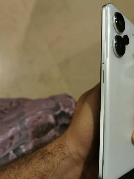 Redmi Note 13 Pro Plus (16GB/512GB) 2