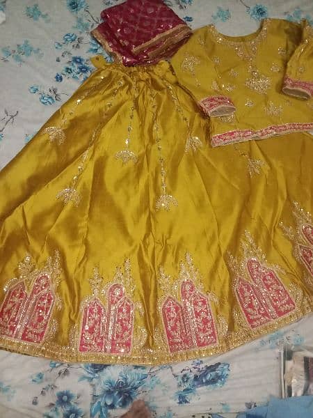 bridal mehndi lehnga 6