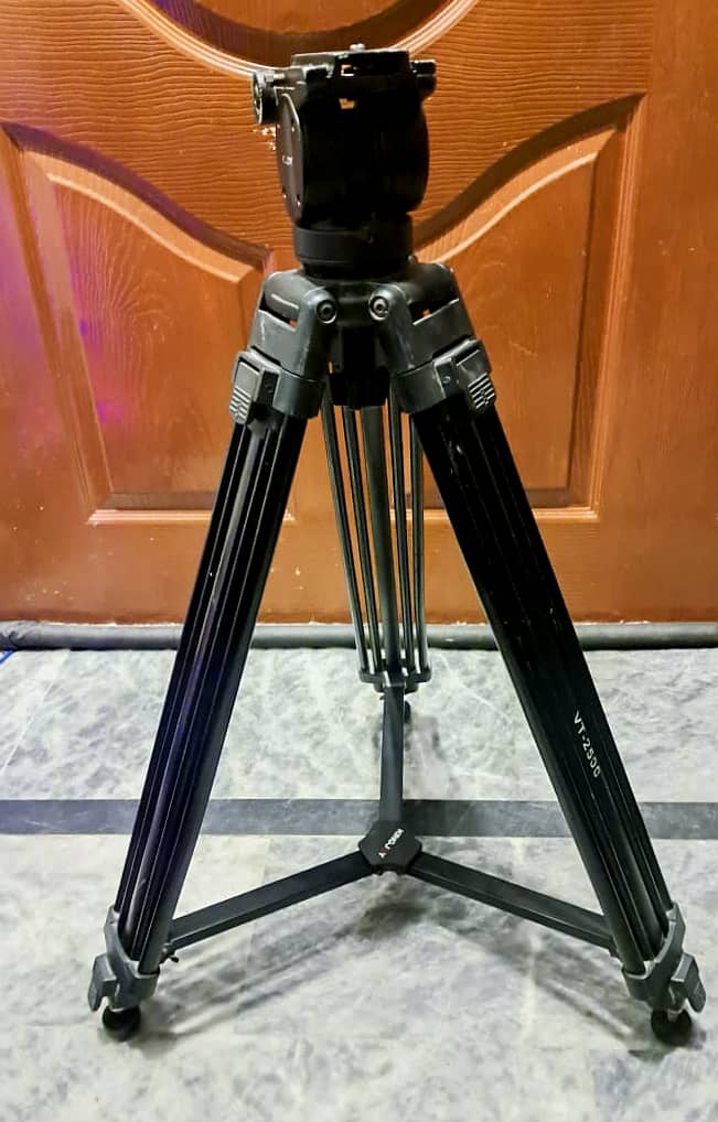 KINGJOY VT-2500 Camera Tripod 1