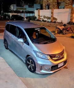 Honda Freed 2012 model 2017 pushstart 7 seater 1.5 hybrid