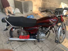 10:9 Honda 125 19 model red color