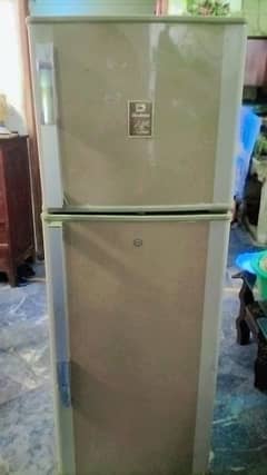 Dawlance fridge small size (100%working) contact : 03004676992