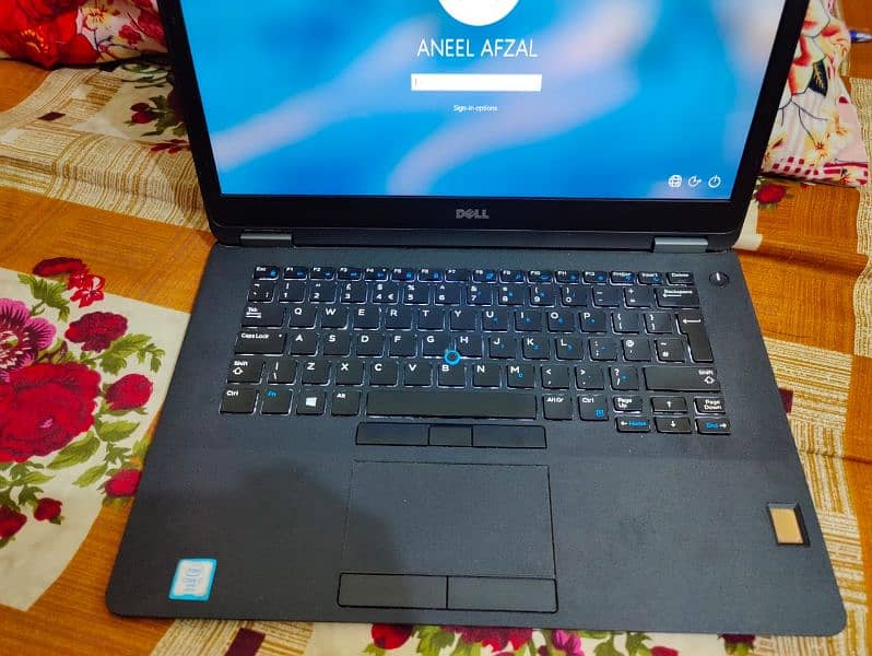 Dell latitude 7490 core i7 6th generation with 8gb ram 256gb SSD rom 3