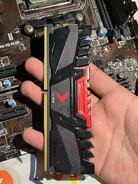 High-Speed DDR4 RAM Modules - Upgrade Your PC Performance!" 1